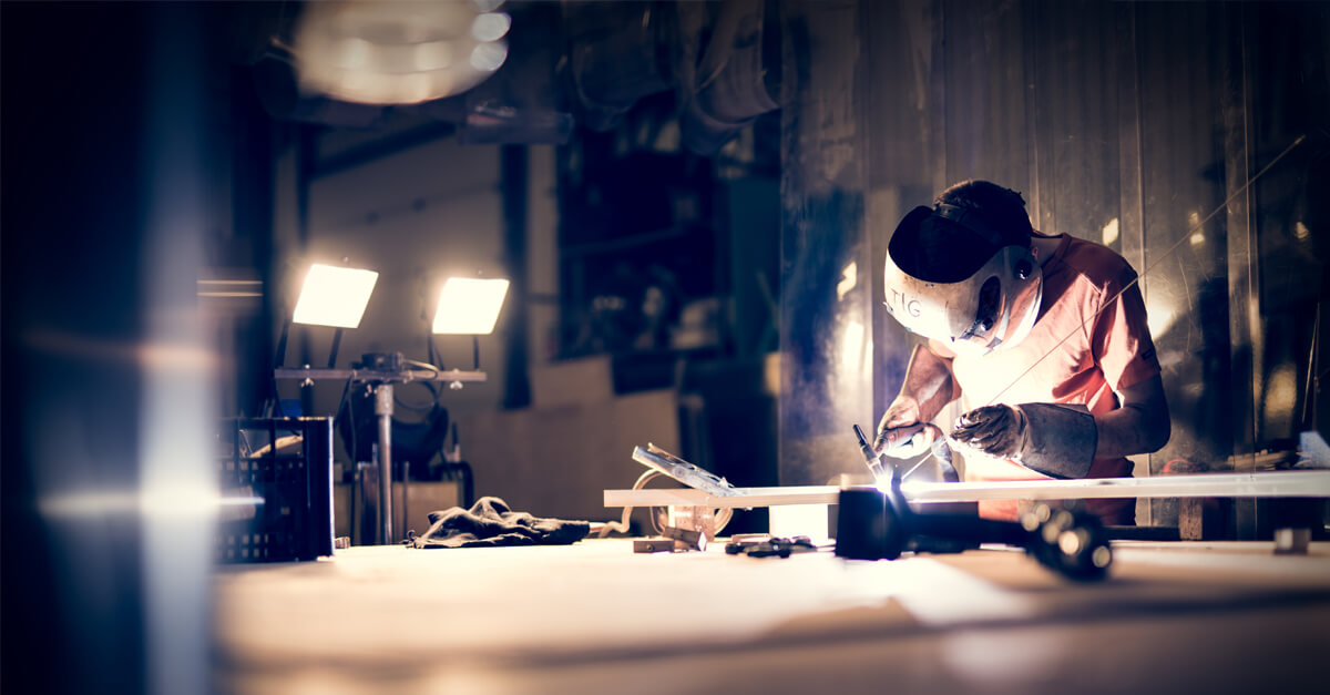 Welder welding aluminum