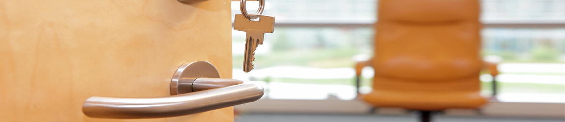 Une clé dans une porte