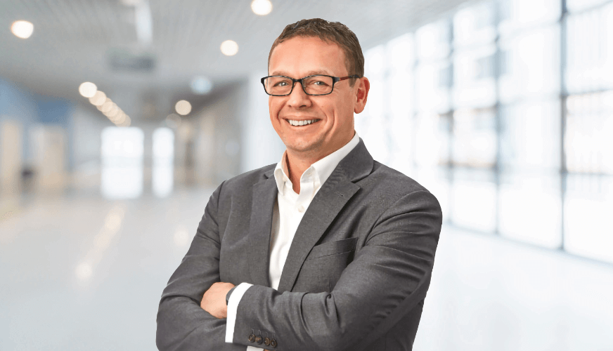 Website_Hero_Image_Headshot_small