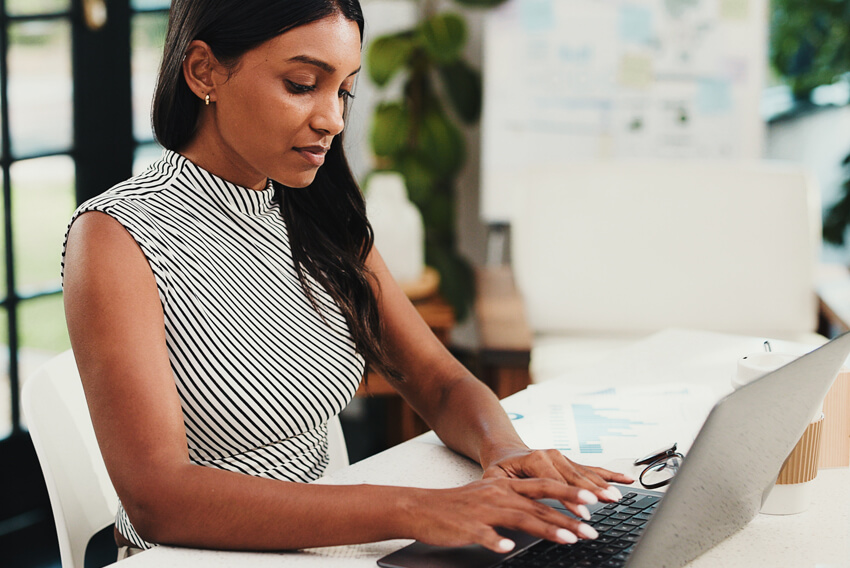 Female CFO discovering how specialised finance talent, clear KPIs and financial storytelling turn ERP and AI investments into performance.