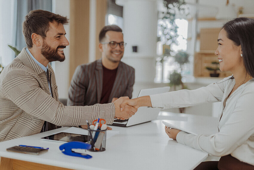 Candidate asking interviewer good questions at the end of her interview.